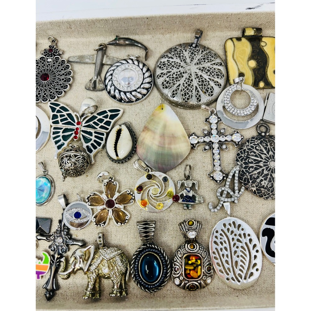 Vintage & Modern Gold & Silver Tone Assorted Necklace Pendant & Charm Lot of 80 - Picture 6 of 16